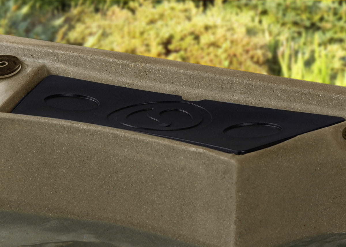 Mesa Hot Tub Ice Bucket with Lid on