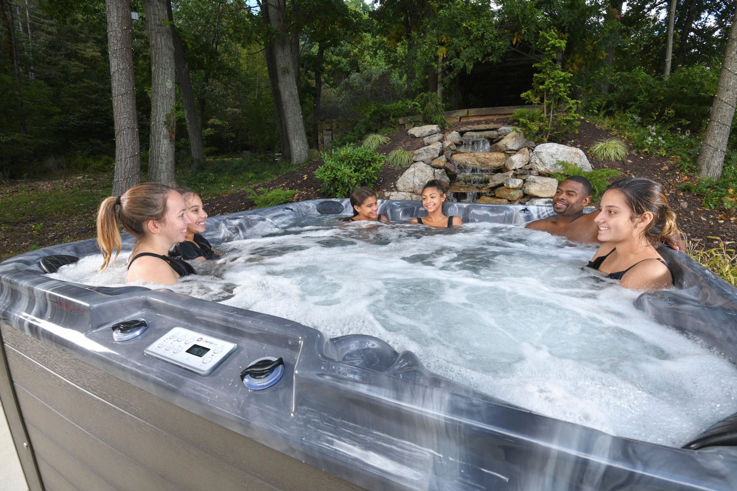 How to Find the Best Hot Tubs-1AwWQLO4